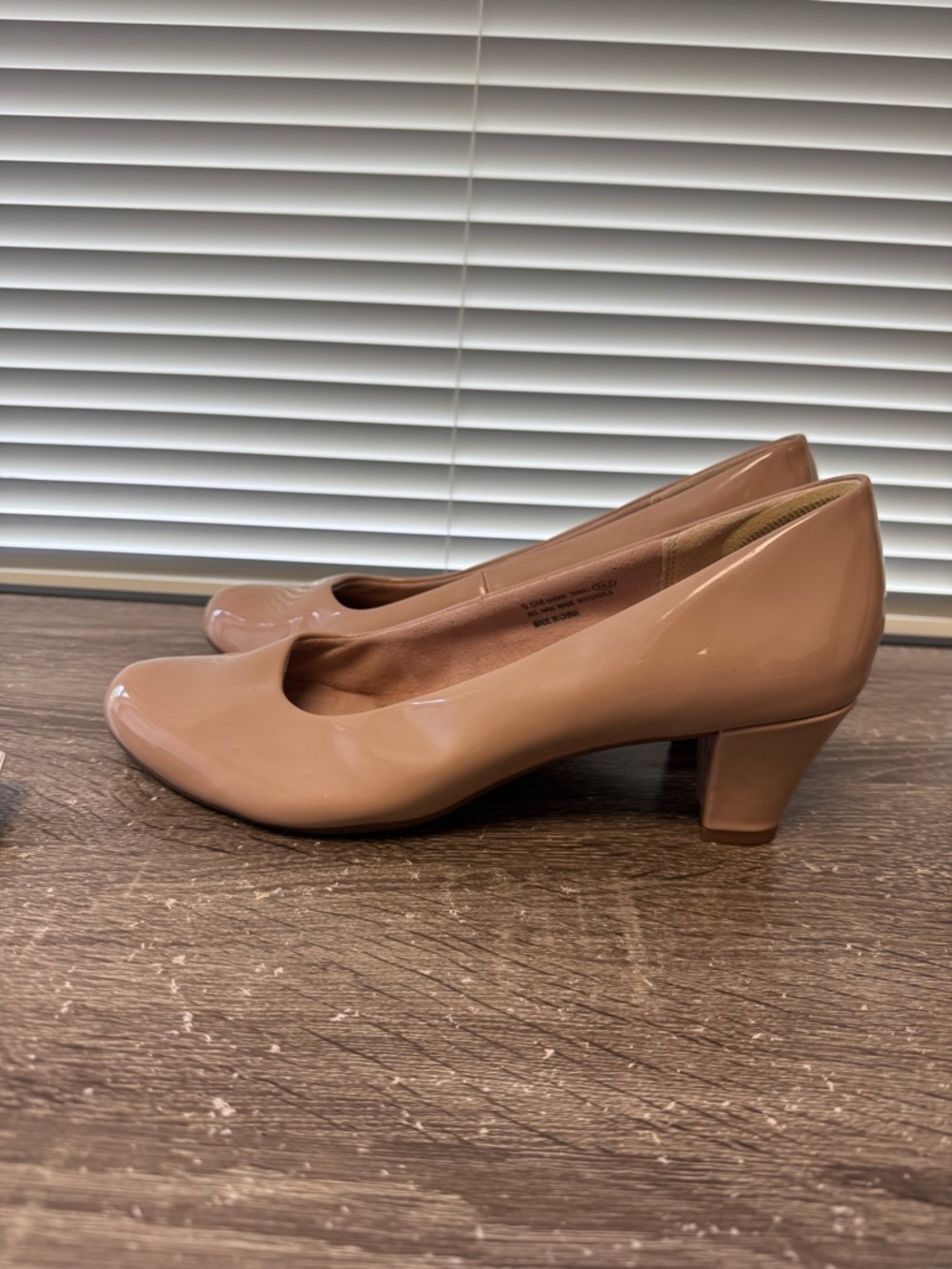 AEROSOLES Patent Nude Block Heel Pumps size 9.5